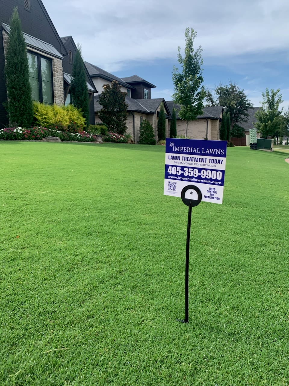 Golf Course-Quality Turf With Weed Control and Fertilization image